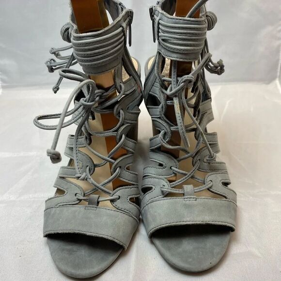Vince Camuto "Ranata" Heeled strappy Sandals 8 - Picture 3 of 7